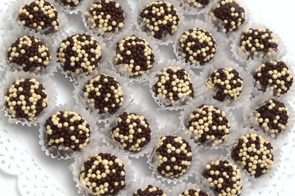 Brigadeiro Ball (cento)